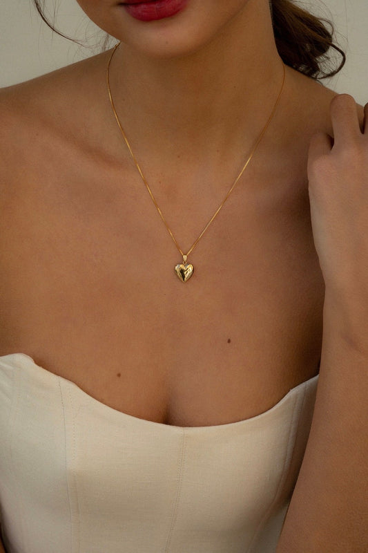 Minimalist Gold Heart Pendant Necklace – Everyday Elegance