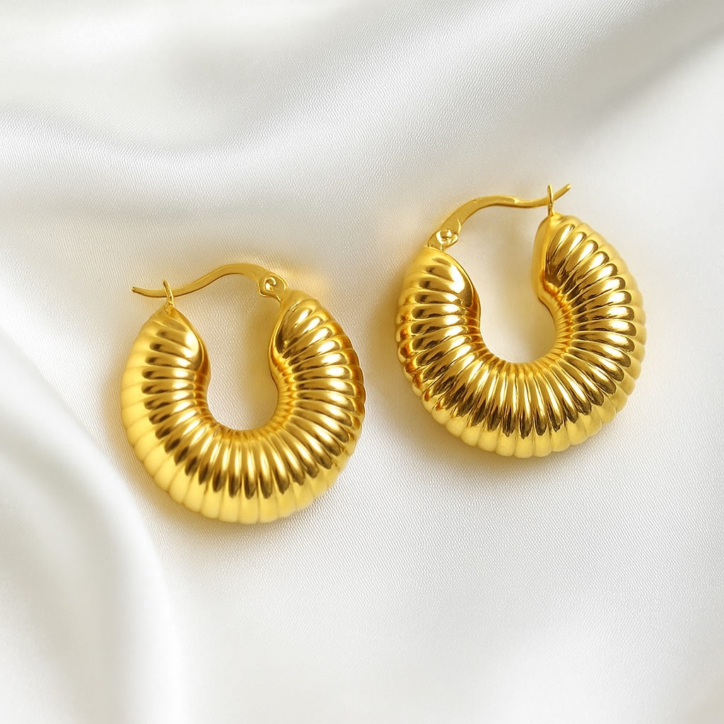 Bold Ribbed Gold Hoop Earrings – Vintage Inspired Statement