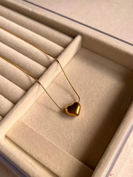 Minimalist Gold Heart Pendant Necklace – Everyday Elegance
