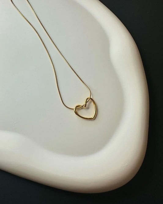 Minimalist Heart Pendant Necklace