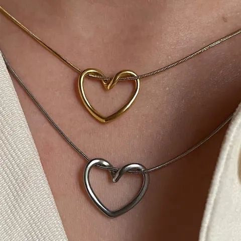 Minimalist Heart Pendant Necklace