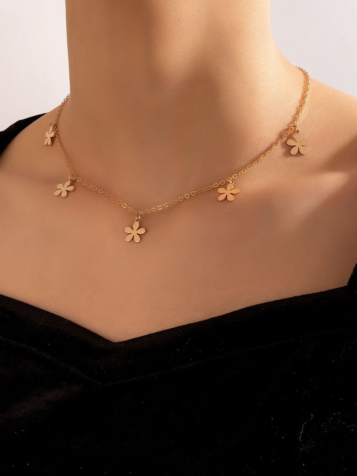 Golden Daisy Bloom Necklace