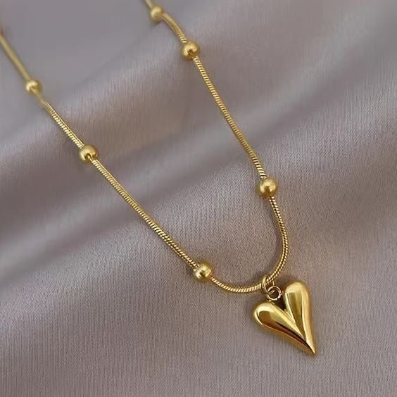Golden Heart Locket Necklace – Elegant Love Charm