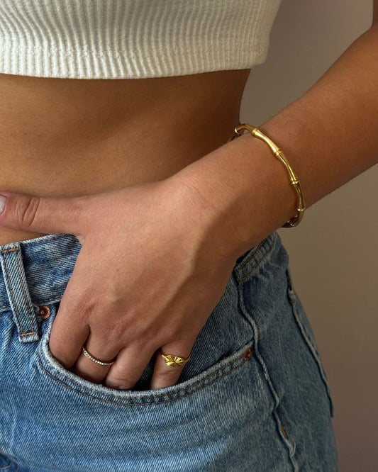 Golden Bamboo Bracelet – Sleek Minimal Charm with Nature’s Touch