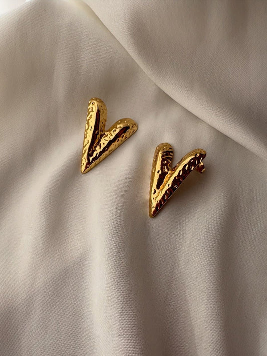 Textured Gold V‑Shaped Stud Earrings – Modern Statement Design
